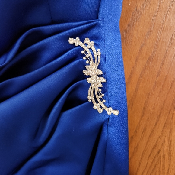 David's Bridal Gown - Picture 3 of 4